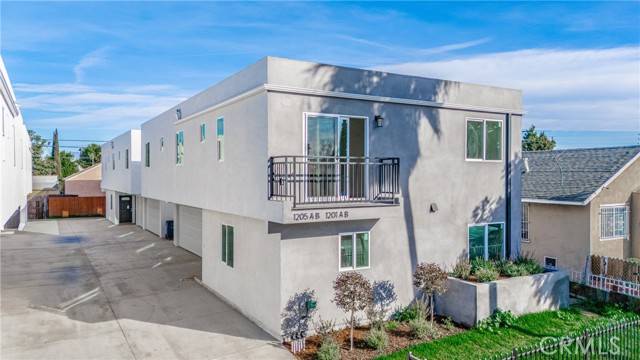 Los Angeles, CA 90001,1183 E 59th Place
