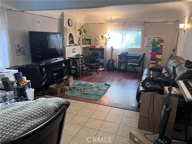 Compton, CA 90221,702 N Burris Avenue