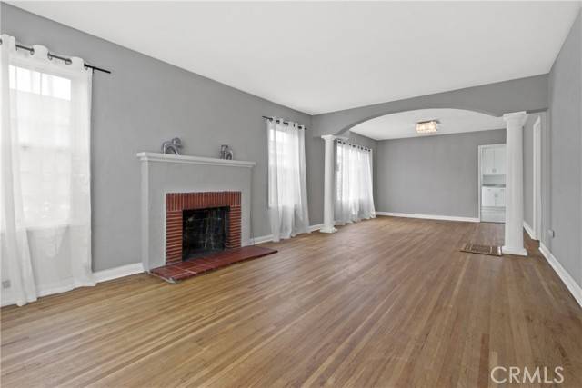 Hyde Park, CA 90043,5939 5th Ave