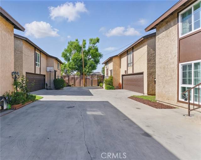 Hawthorne, CA 90250,13722 Cerise Avenue