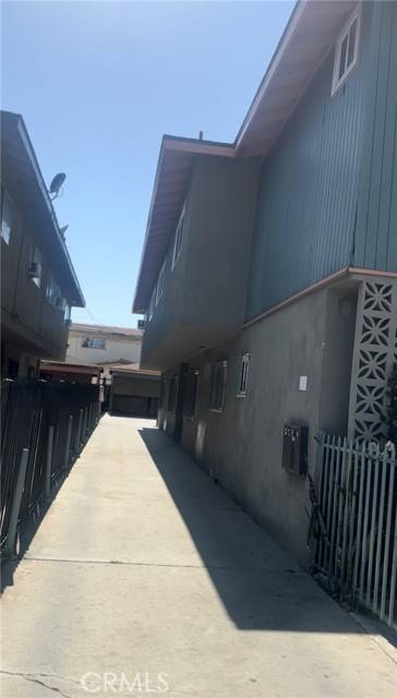 Hawthorne, CA 90250,11423 Eucalyptus Ave