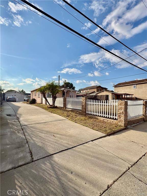 Commerce, CA 90040,6111 Greenwood Avenue