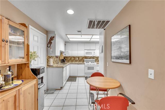 Los Angeles, CA 90024,10511 Ashton Avenue #101