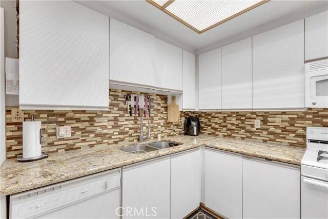 Los Angeles, CA 90024,10511 Ashton Avenue #101