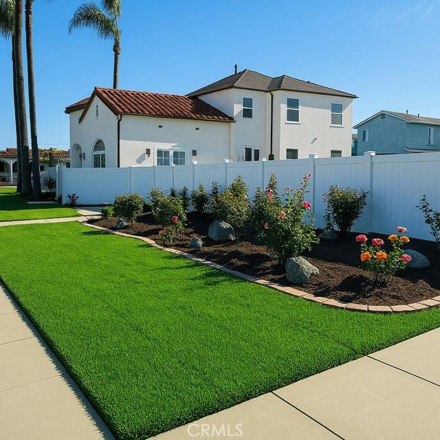Compton, CA 90221,423 S Poinsettia Avenue