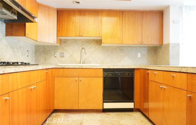 Panorama City, CA 91402,14678 Tupper Street