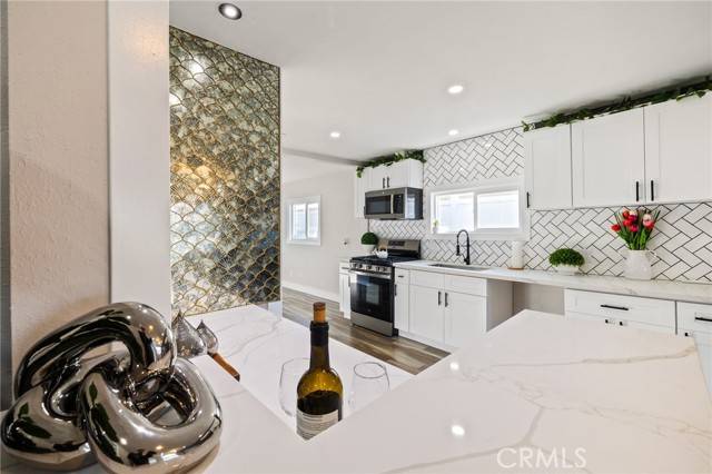 Hawthorne, CA 90250,4930 W 142nd Street