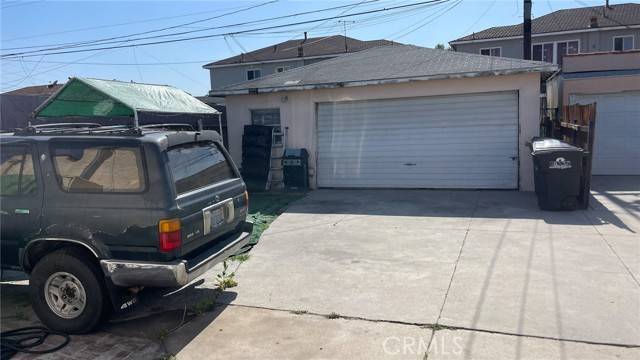 South Gate, CA 90280,8933 Bowman Avenue