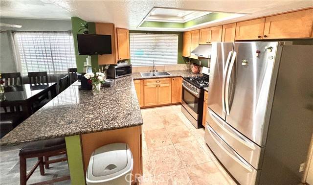 Paramount, CA 90723,13955 Arthur Avenue #4