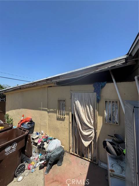 Compton, CA 90221,1509 S. Burris Ave
