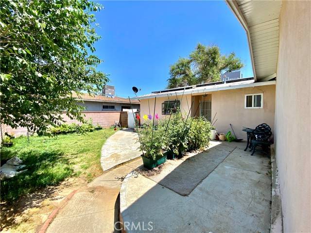 Lancaster, CA 93534,526 W Avenue J5