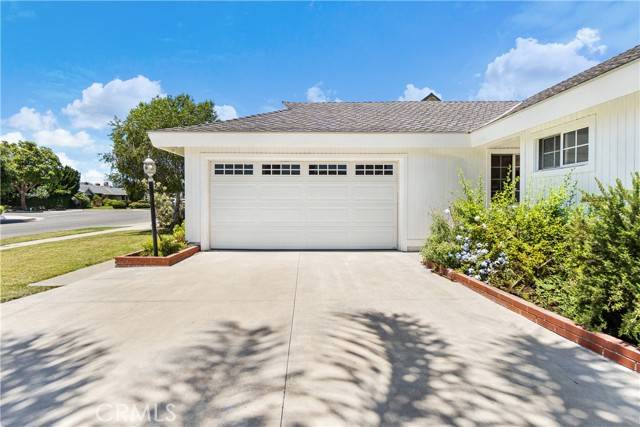 Los Alamitos, CA 90720,11752 Pine Street