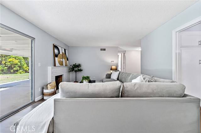 Los Alamitos, CA 90720,11752 Pine Street
