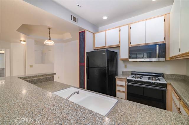 Long Beach, CA 90802,640 W 4th Street #308
