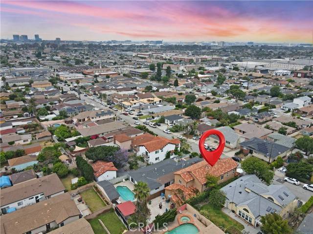 Hawthorne, CA 90250,4622 W 131st Street