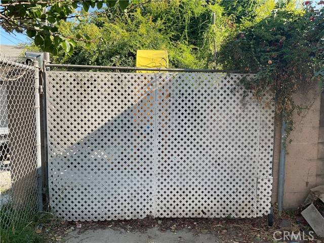 Long Beach, CA 90805,1330 E 56Th Street