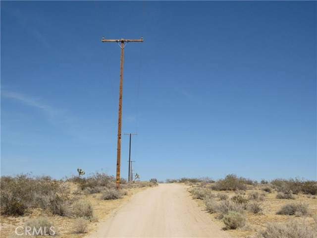 Adelanto, CA 92301,10933 Sierra