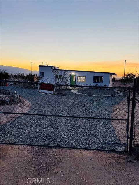 29 Palms, CA 92277,5052 Henry Road