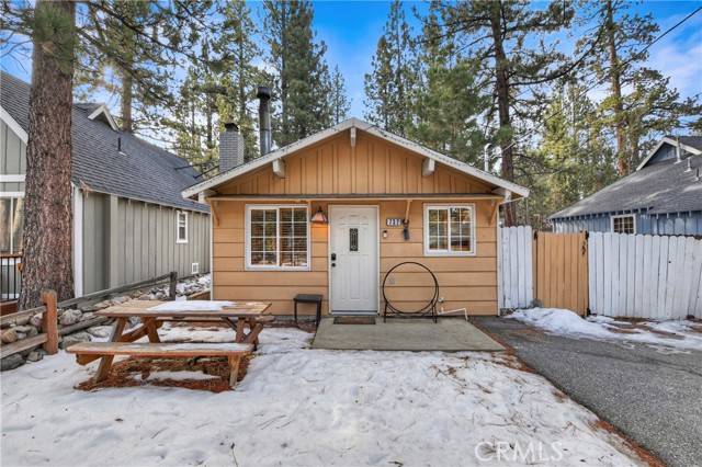 Big Bear City, CA 92386,732 Sugarloaf