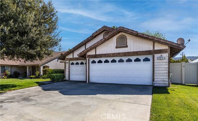 Yucaipa, CA 92399,11809 Oak Tree Lane