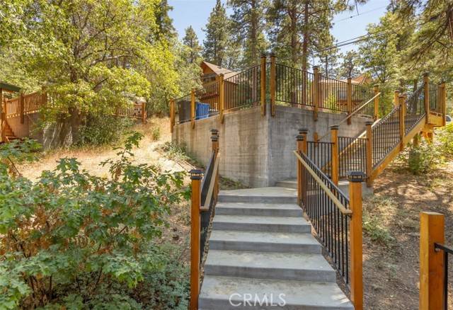 Big Bear City, CA 92314,860 Villa Grove Avenue