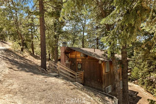 Arrowbear, CA 92382,2484 Pine Drive