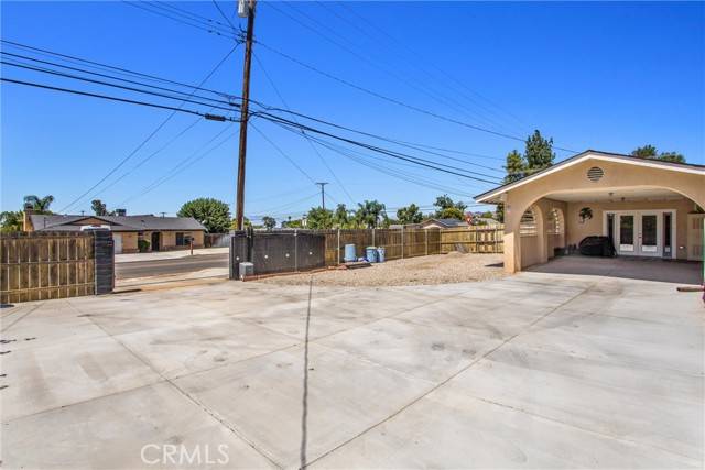 Calimesa, CA 92320,221 E County Line