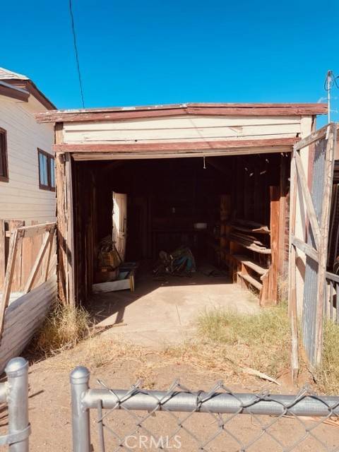 Needles, CA 92363,421 Palm Way