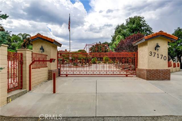 Yucaipa, CA 92399,37170 Wildwood View Drive