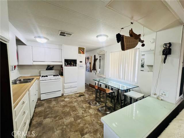 Yucaipa, CA 92399,12656 2nd #63