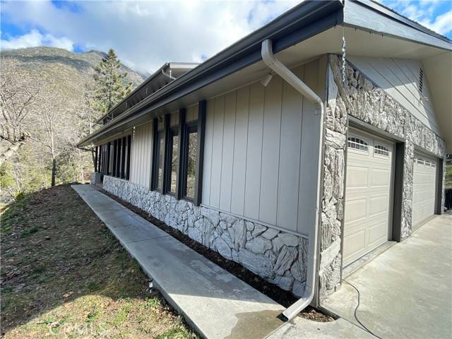 Yucaipa, CA 92399,39373 Glen Road