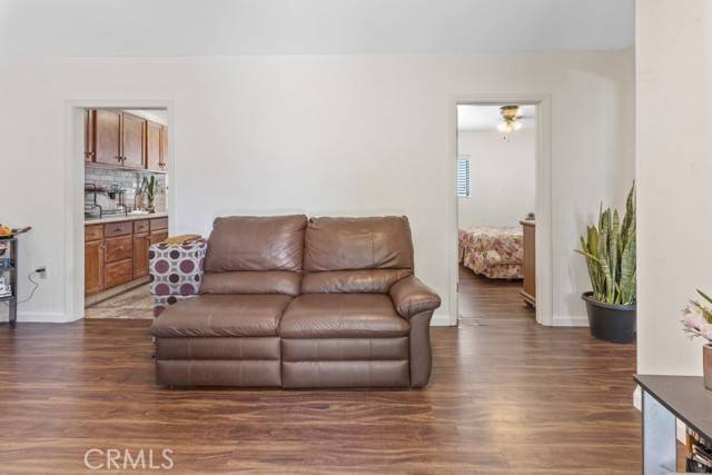 Huntington Park, CA 90255,6013 Maywood Avenue #20