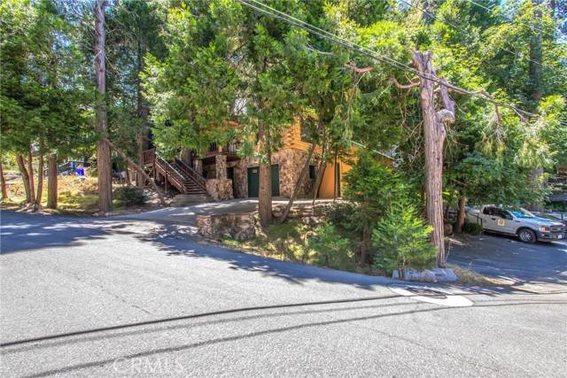 Crestline, CA 92325,24882 Felsen Drive