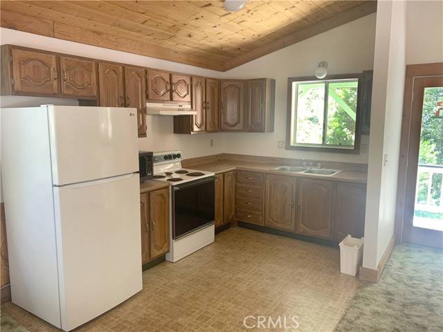 Crestline, CA 92325,583 Boaz Road