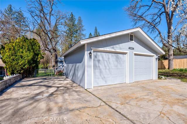 Oakhurst, CA 93644,40234 Redbud Drive