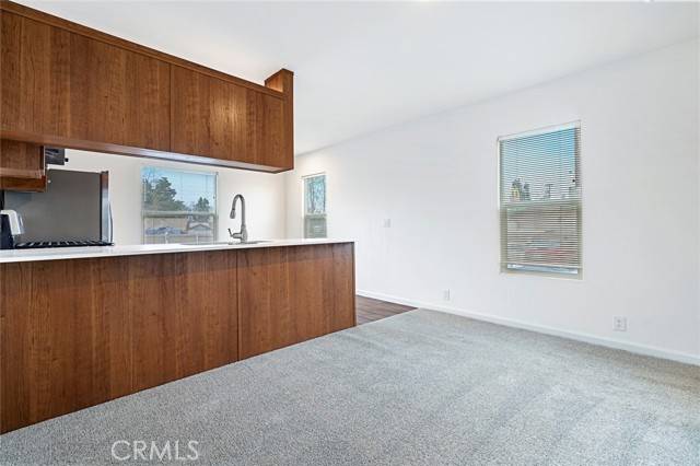 Fresno, CA 93728,1719 W Olive #33