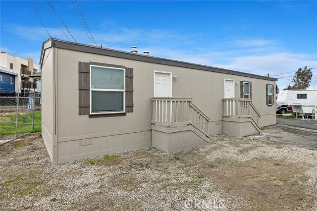 Fresno, CA 93728,1719 W Olive #31