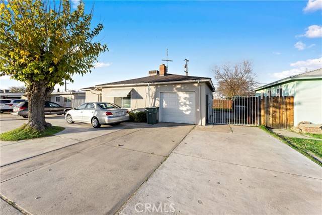 Clovis, CA 93612,435 Shaw Avenue