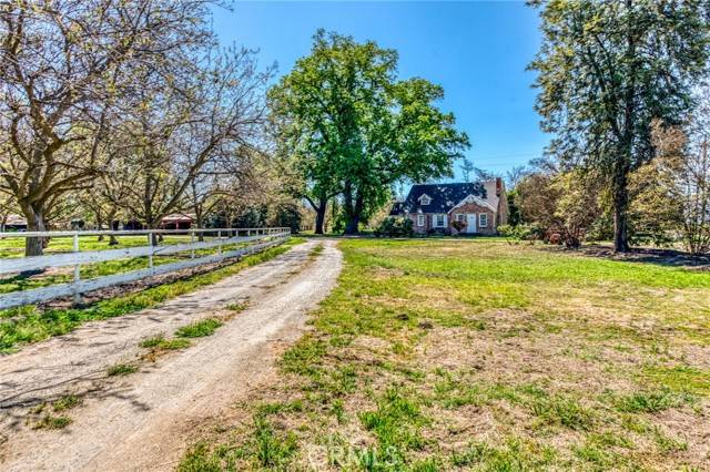 Laton, CA 93242,21530 Tiburico Avenue