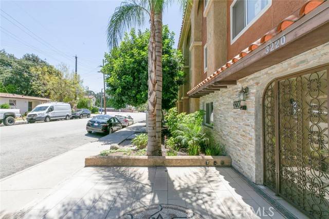 Glendale, CA 91214,3220 Altura Avenue #215