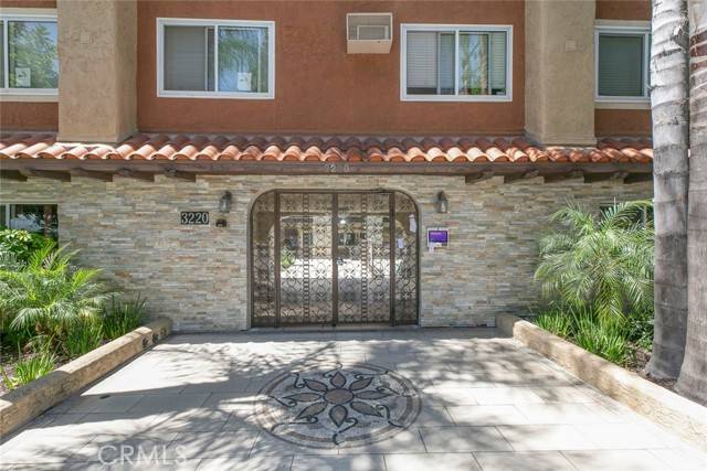 Glendale, CA 91214,3220 Altura Avenue #215