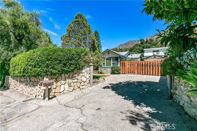 La Crescenta, CA 91214,2519 Rockdell Street