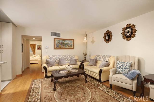 Van Nuys, CA 91405,14837 Sherman Way #3