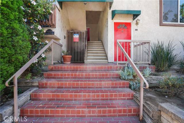 Studio City, CA 91604,4660 Coldwater Canyon Avenue #2