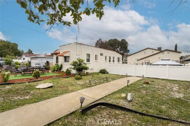 Sunland, CA 91040,10759 10757 Nassau Avenue