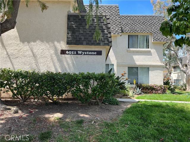 Reseda, CA 91335,6551 Wystone Avenue #2