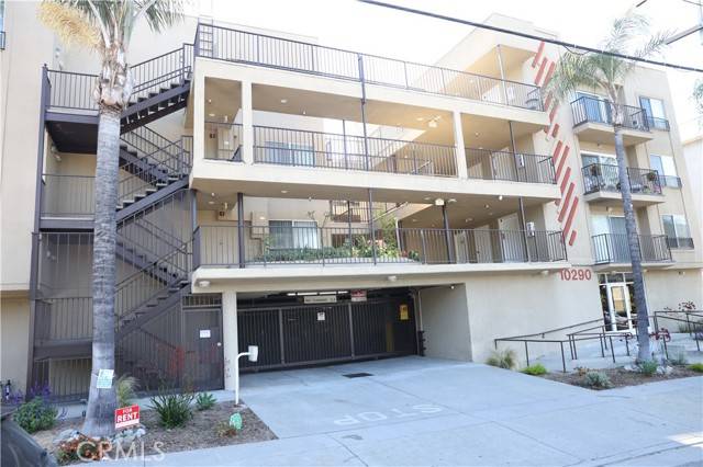 Tujunga, CA 91042,10290 Tujunga Canyon Boulevard #105