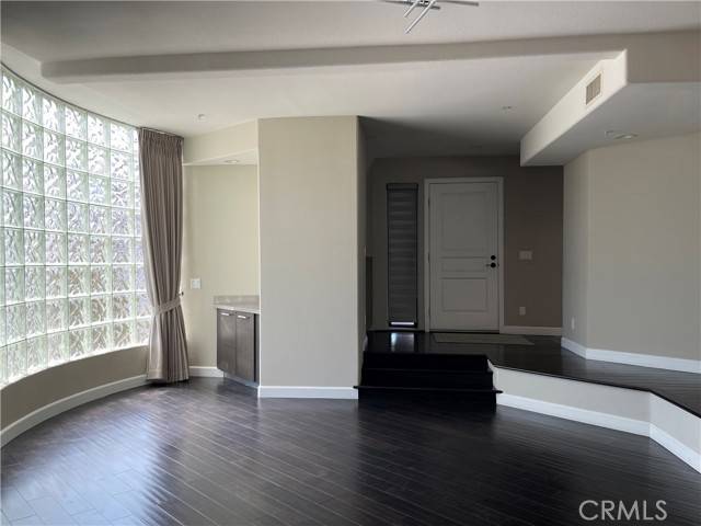 Glendale, CA 91206,1432 Barrington Way #108