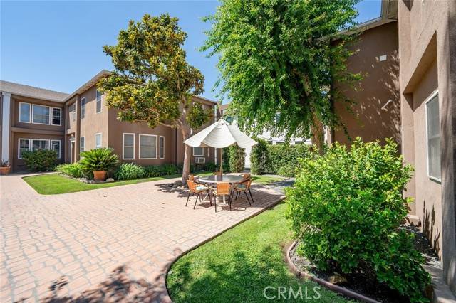 Sherman Oaks, CA 91403,15036 Dickens Street