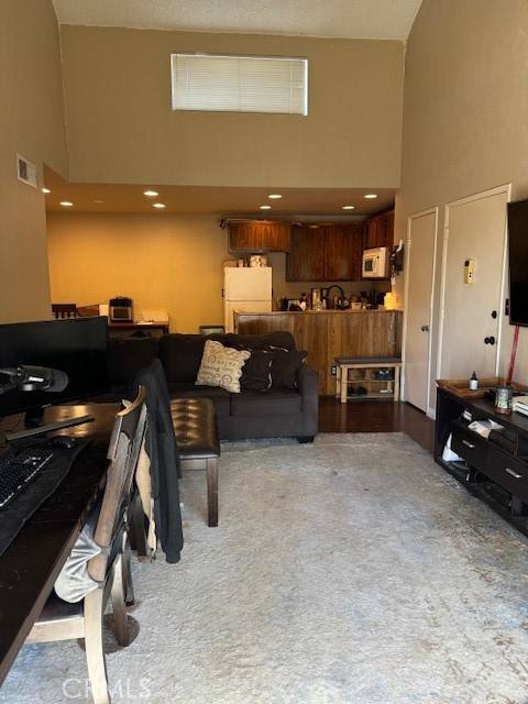 Newhall, CA 91321,25023 Peachland Avenue #252